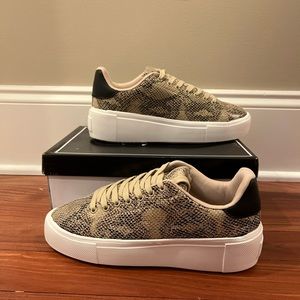 Qupid Sneakers